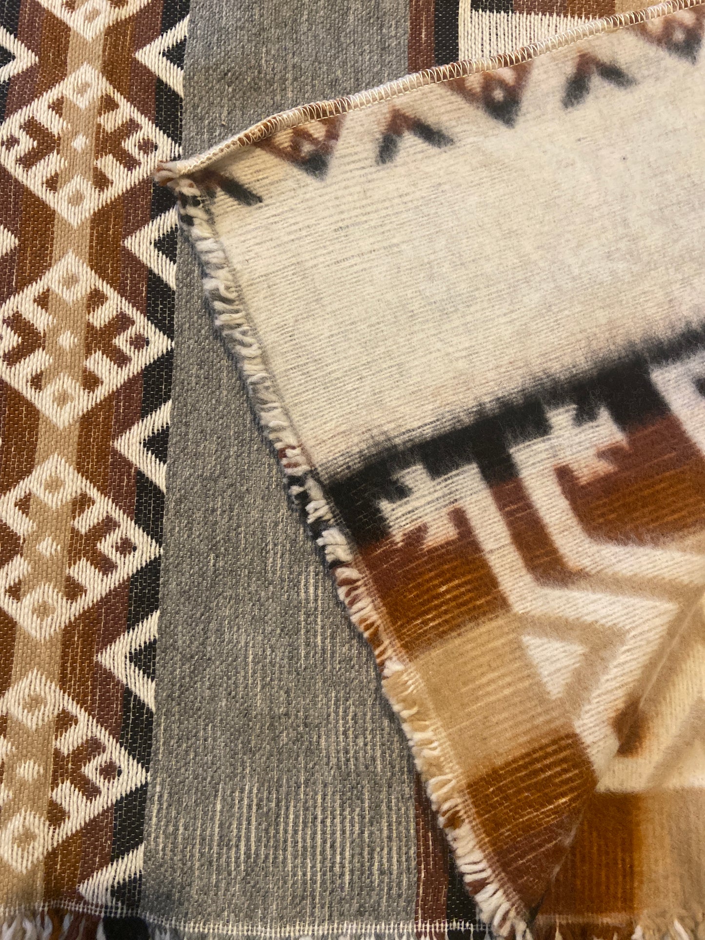 Cotacachi 100% Wool Premium Edition Poncho