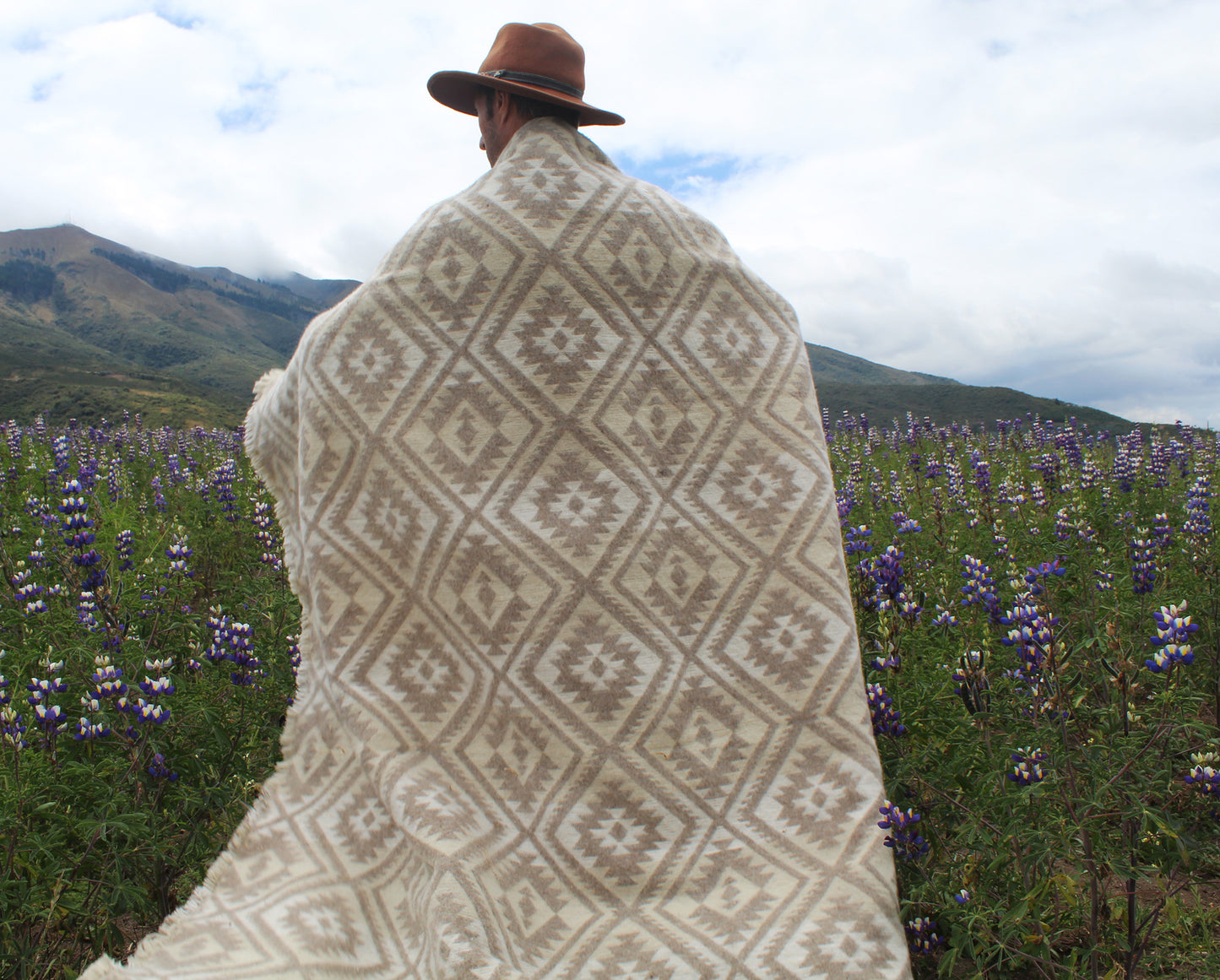 Cotacachi Premium Edition 100% Wool Blanket