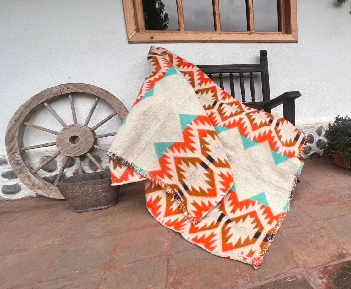 Cuicocha Premium Edition 100% Wool Blanket